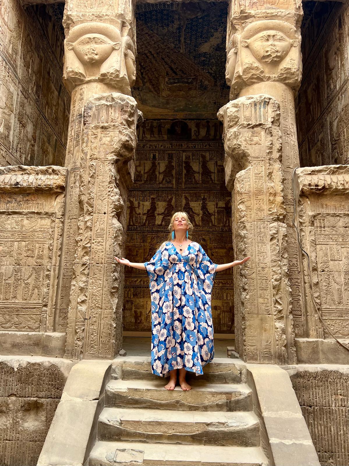 Hathor Tempel Dendera Spirituelle Ägypten Reise Sarah Gress Spiritual Portal Der Hathor Tempel von Dendera auf der Spirituellen Ägypten Reise mit Sarah Gress. Spiritual Portal.