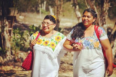 Rafaela-Cinthia-Hebammen-tradidionell-Maya Rafaela-Cinthia-Hebammen-tradidionell-Maya